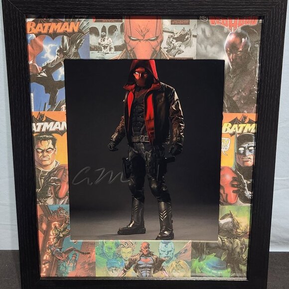 Curran Walters - Red Hood Custom Matted & Framed Signed/Autographed Photo D - Picture 1 of 3